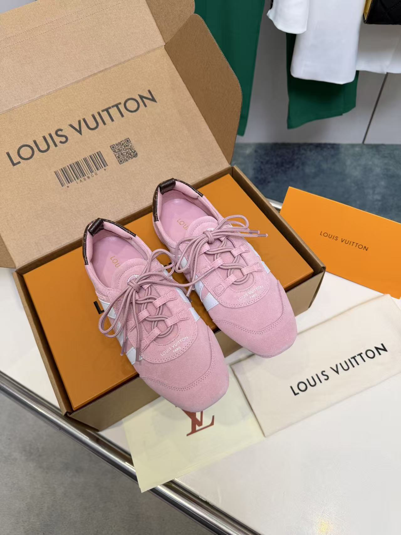 LV Shoes AAA(Women)-097