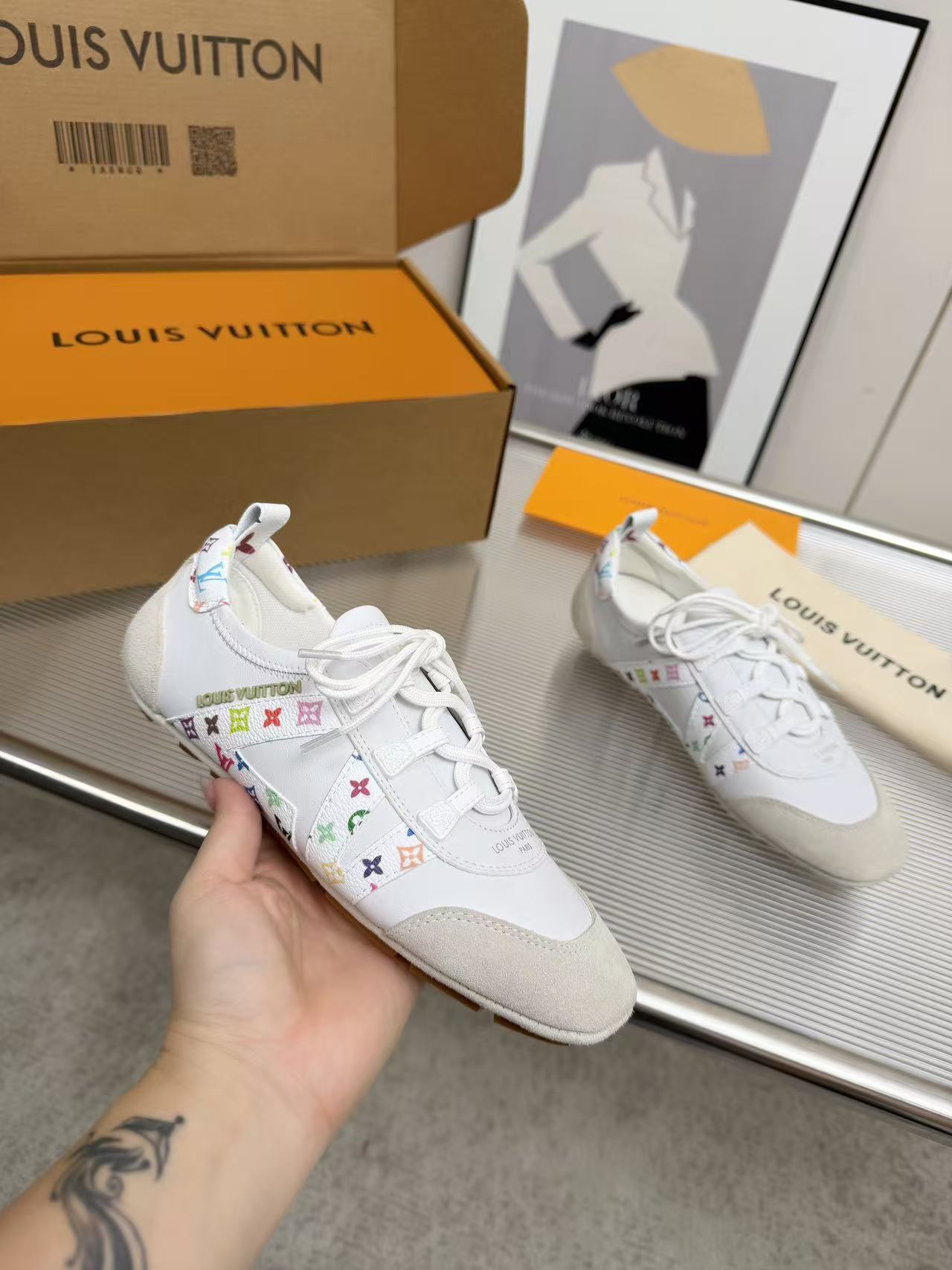LV Shoes AAA(Women)-107