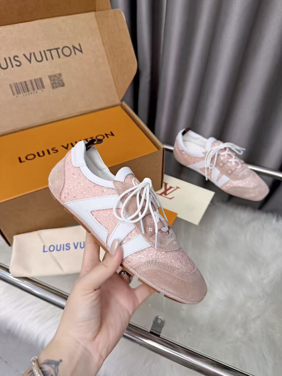 LV Shoes AAA(Women)-105