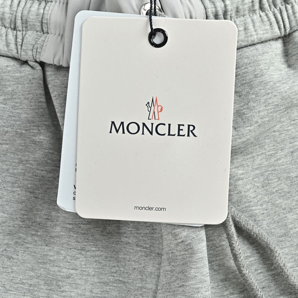 Moncler Shorts-100